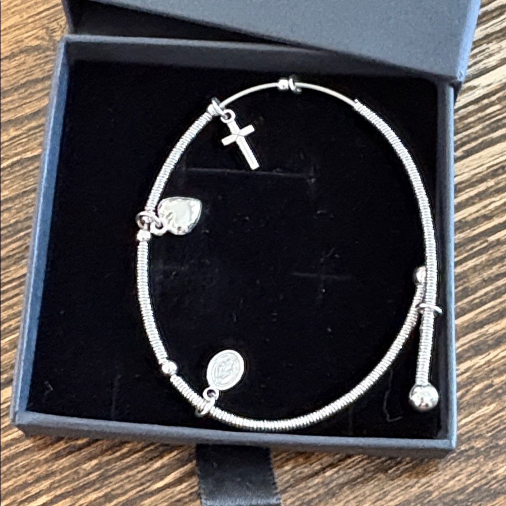 Sterling Silver NIB 925 Silver Charm Bracelet with Cross and Heart - Picture 2 of 2